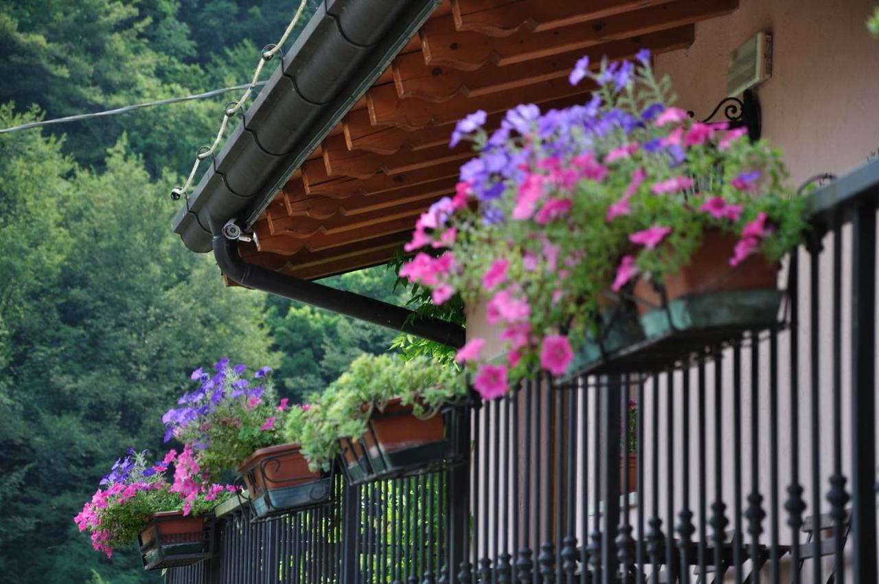 Albergo Trattoria Dazze Marcheno Exteriér fotografie